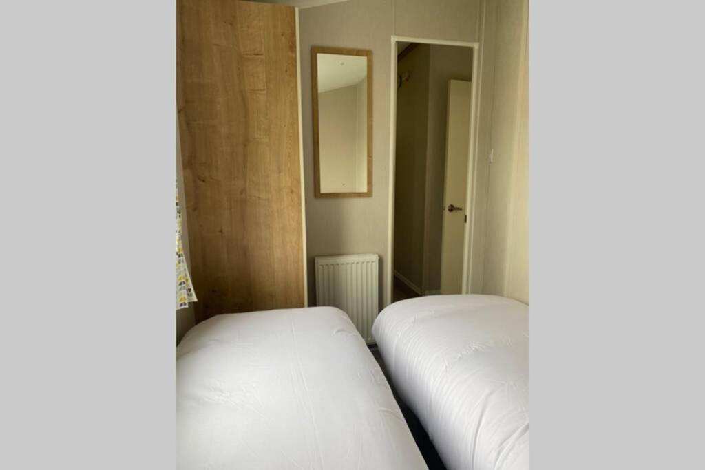 Three Bedroom Caravan Camber Экстерьер фото